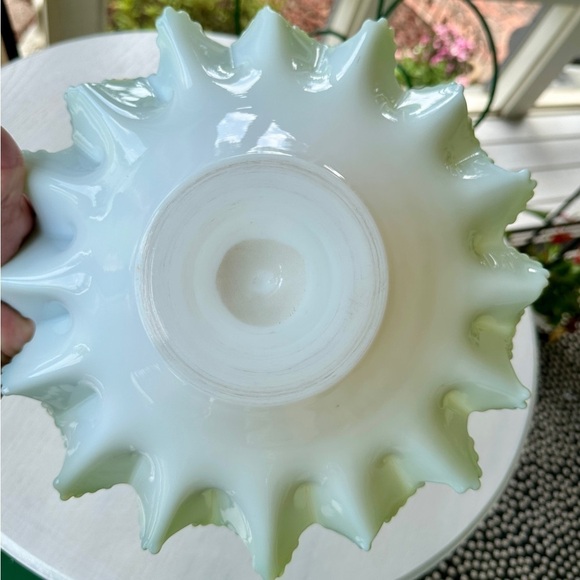 ANTIQUE, VICTORIAN, GLASS, ROUND BRIDES BASKET WITH RUFFLED & CRIMPED RIM. - Picture 8 of 10